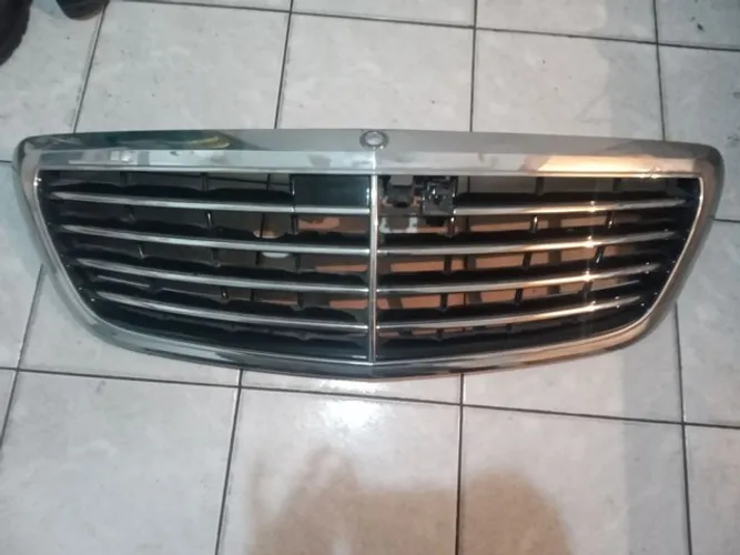 Grade Mercedes S500 2015 2016 2017 (detalhe no friso)