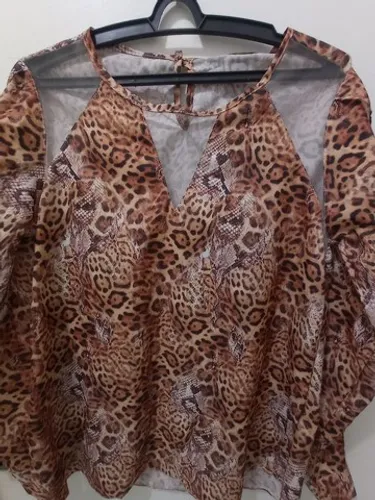 Camisas/Blusinhas novas