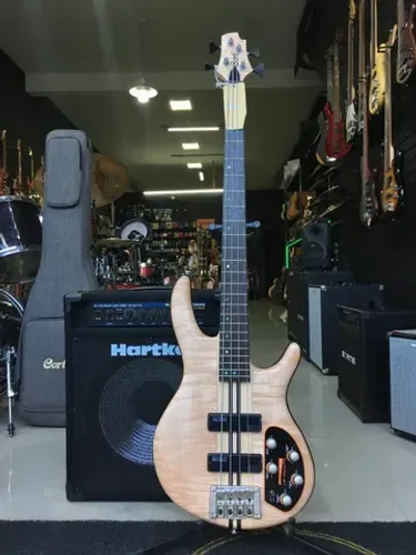 Baixo Cort A4 Plus Ativo Indonésia novo