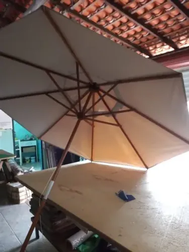 Mesas sombrinhão e acessórios de verão