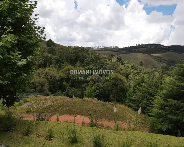 Terreno à Venda em Condomínio Fechado na Região do Alto do Capivari- Campos do Jordão/SP