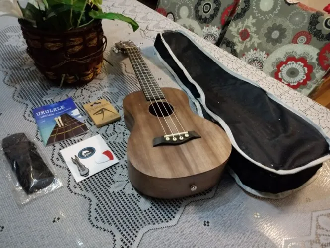 Ukulele Tenor tampo sólido mogno ñ shelbi tagima seizi