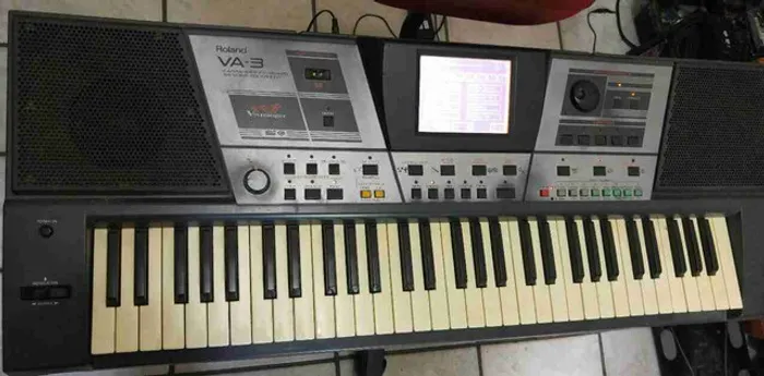 Roland va3 tela LCD touch. Veja ANUNCIO
