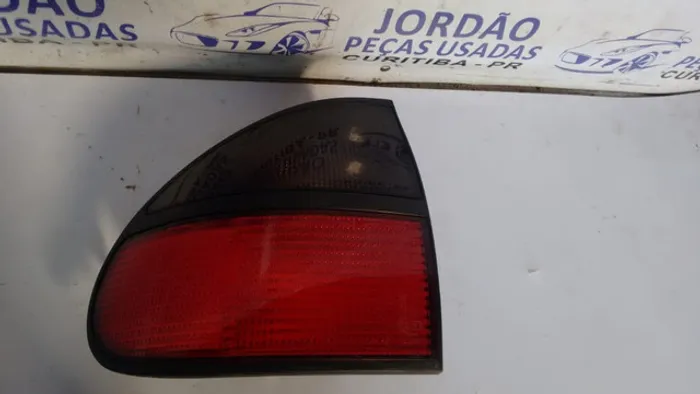 Lanterna esquerda Renault Laguna