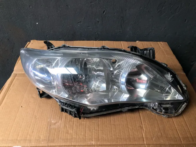 Farol LD Corolla 2012