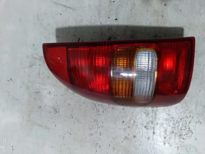 Lanterna Traseira Corsa Hatch 4P/Pick-Up 94/99 Tricolor L.E (Novo)