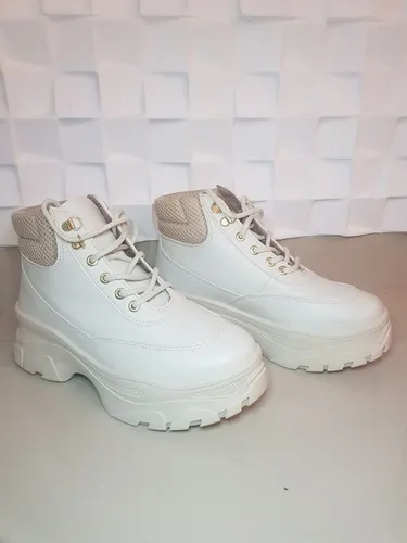 Tênis feminino beira rio cano médio bege