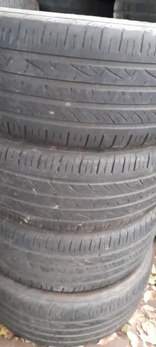 Pneu semi novo medida 235/50/19 valor 150 cada um.