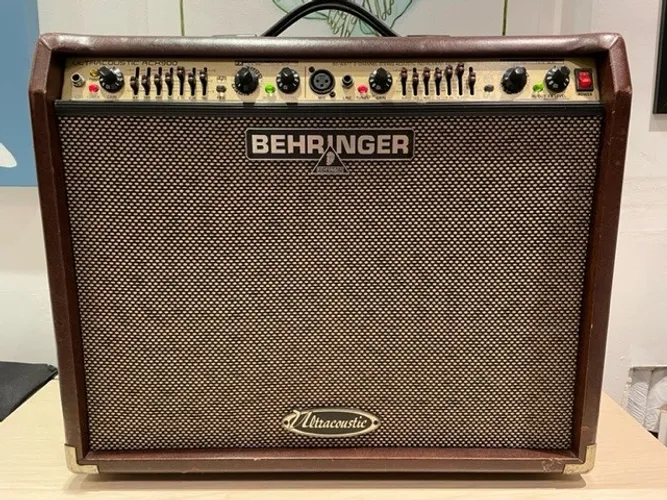 Amplificador Behringer Ultracoustic ACX 900