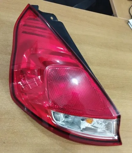 Lanterna Esquerda Ford New Fiesta Hatch