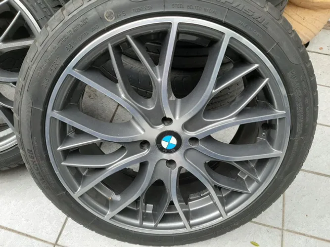 Roda aro 17 Krmai modelo Bmw M3 grafite com diamantado 4x100 