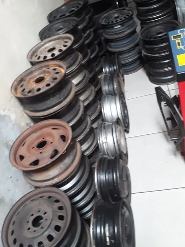 Rodas aro 14 Ford e GM 899 conjunto completo com quatro pneu meia vida