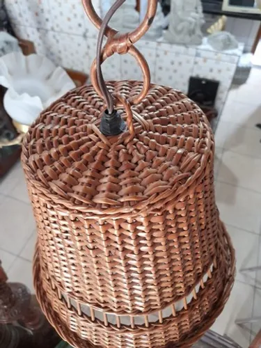 Lustre pendente em vime