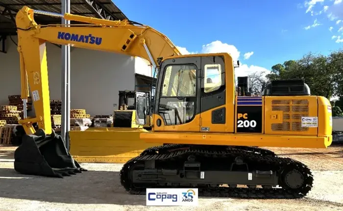 Escavadeira Hidráulica Komatsu PC200 Ano 2014
