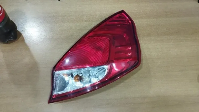 Lanterna Direita Ford New Fiesta Hatch
