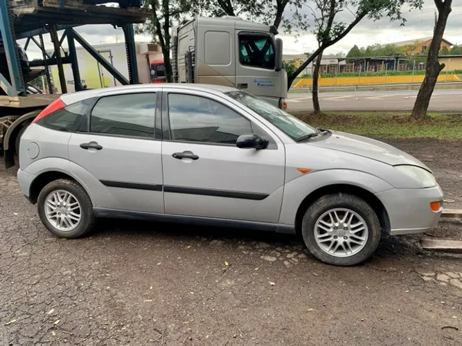 Focus 1.8 2001 SUCATA em peças 