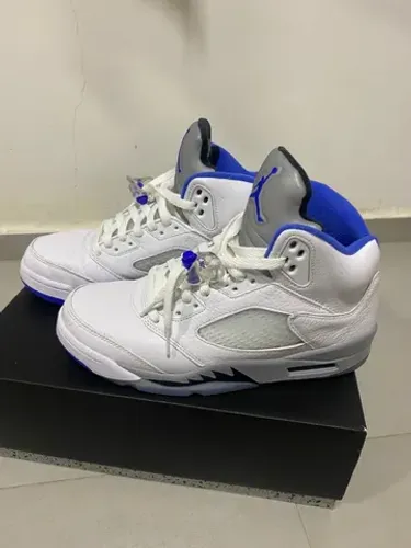 Air Jordan 5 stealth