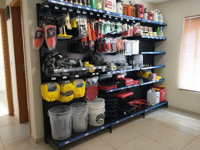 Gôndolas | Organize o Seu Comércio de Forma Prática!
