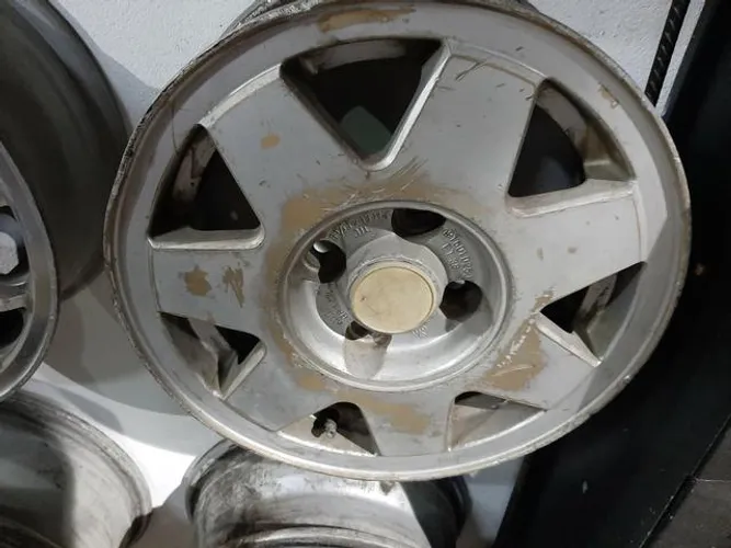 Roda aro 13 VW tijolinho prata Gol GLS quadrado 4X100 jogo