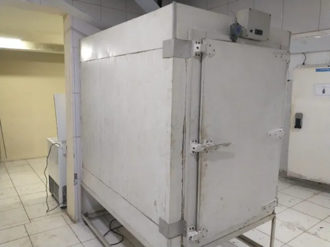 Ultracongelador -27°C trifásico 220V Motor 7Hp 12 bandejas