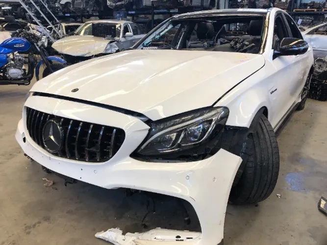 Sucata Mercedes Benz C63s 2016