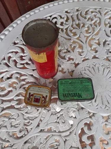 Latas antigas de remédio anos 20 made in França