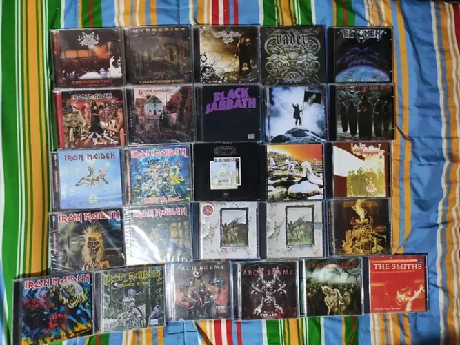 Lote cds rock metal etc iron maiden testament 
