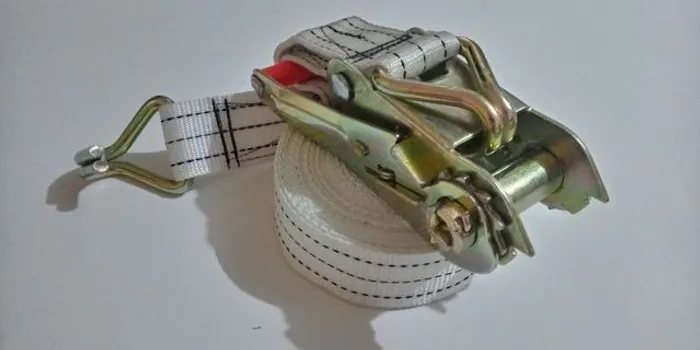 Fita Cinta Catraca para amarração de cargas de até 3 toneladas 50 mm (5 cm) x 09 metros