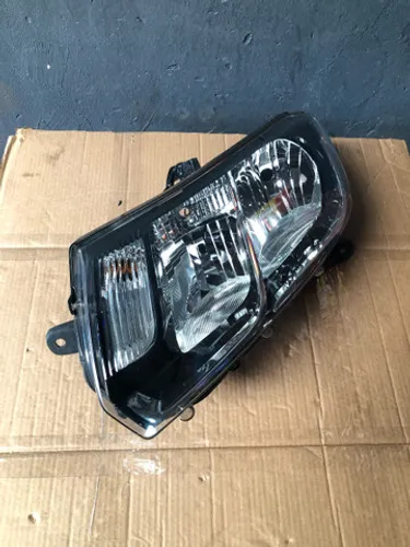 Farol LE Renault Sandero / Logan 2016
