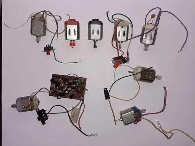 Motores Carros Controle Remoto Brinquedos- Lote Com 8 Peças