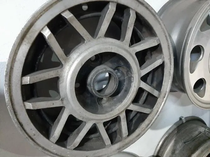 Roda aro 13 VW snow flake Preta com diamantado 4X100 