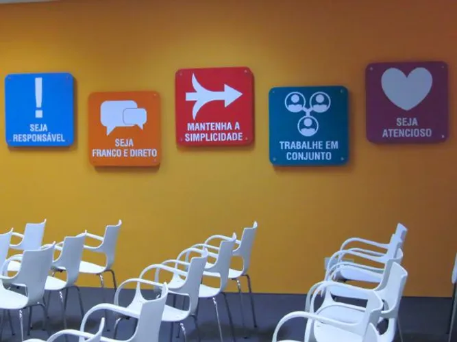 Placa de sinalização em ps ou PVC