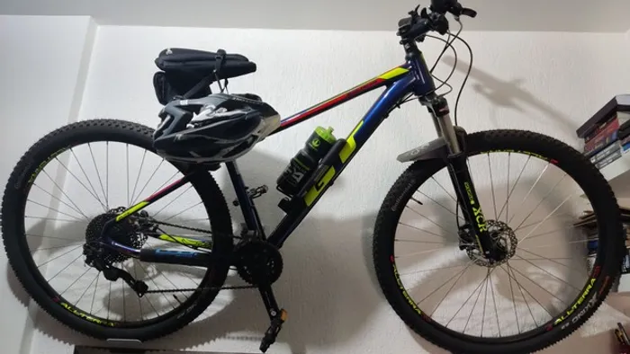 Bike mtb GT avalanche zero nunca usada. 