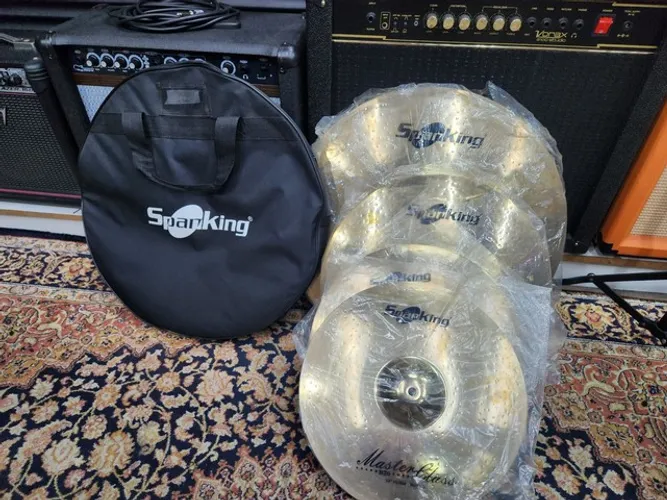 Kit de pratos Spanking Liga B20 
