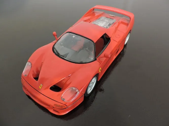 Ferrari F50 Bburago (1995) / 1:18 - Vermelha