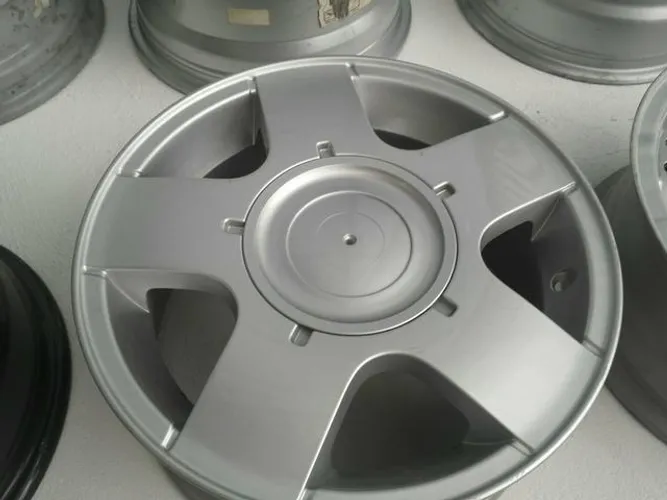 Roda aro 14 Volkswagen Golf GTI Prata gol 4X100 jogo