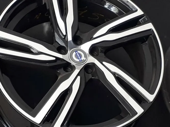 Roda Volvo aro 20