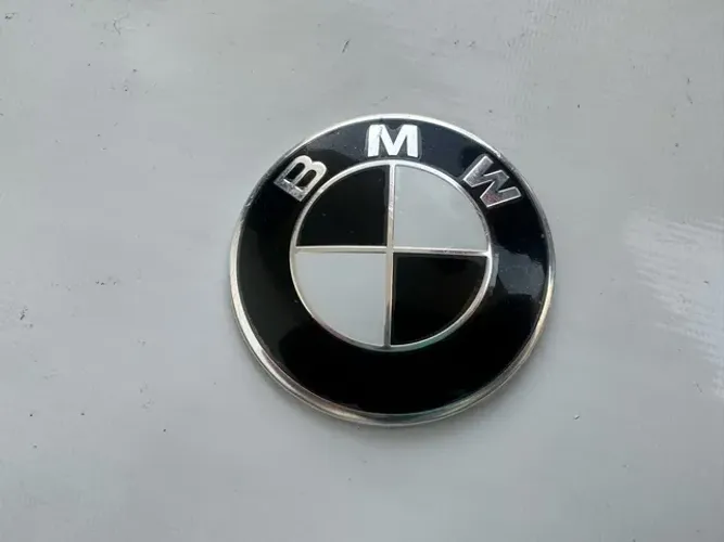 Emblema Dianteiro Preto Bmw 320i 328i 2013 2014 2015 2016 2017 2018