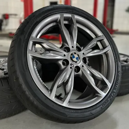 rodas 18 bmw 135 originais 5x120 c/pneus 225x40 hankook