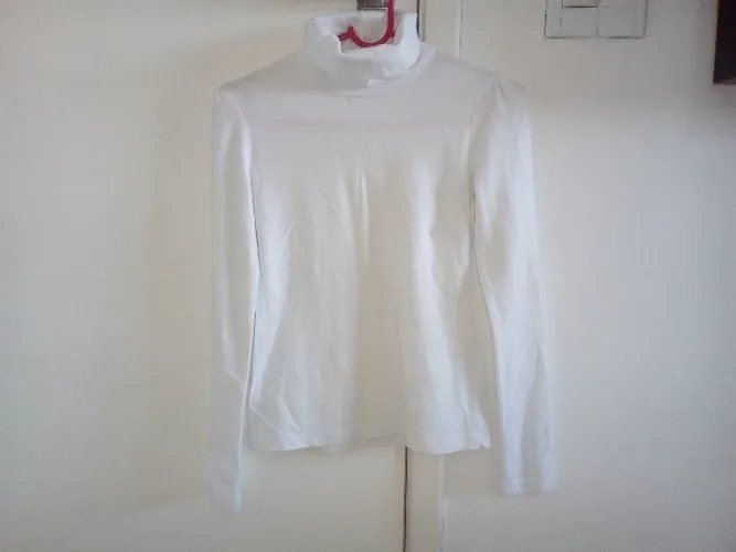 Blusa Gola Alta comprada na Austrália