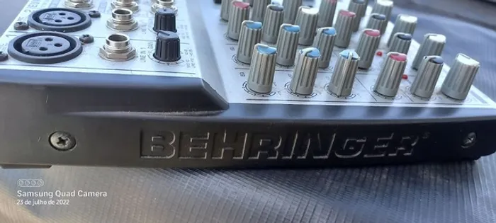 Mesa de som BEHRINGER 10 canais