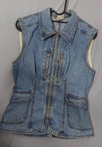 Colete Jeans de Zipper Marca: Giordani Tamanho P/M 