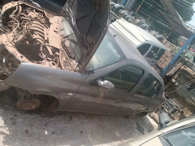 Clio sedan 1.6 16v 2007 sucata