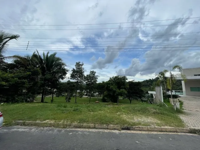Lote de esquina Aldebaran Ville
