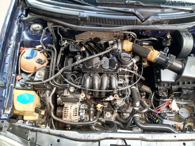 Golf 1.6 Sr 2002 sucata