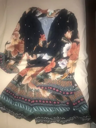 Macaquinho estampado floral - Marca Bris - Tamanho P