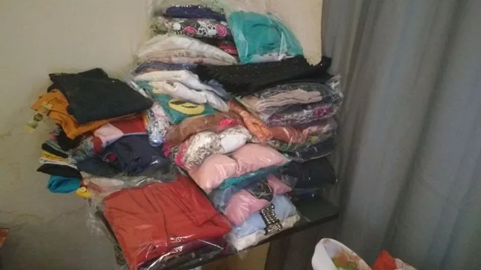 Lote de roupas novas Femininas , entre eles Shorts, Vestidos, cropeds, saias, blusas...