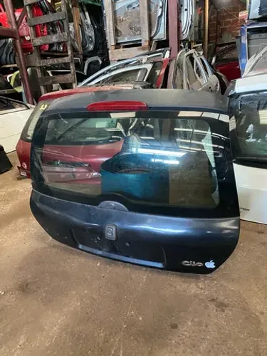 Tampa traseira Renault Clio 2005
