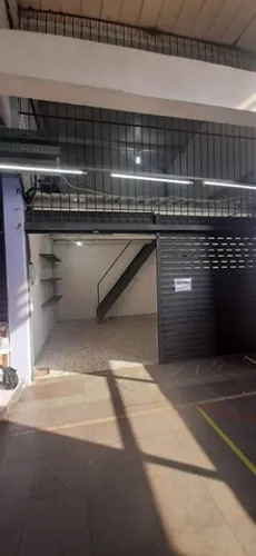 Excelente Box no Mercadão de Madureira.