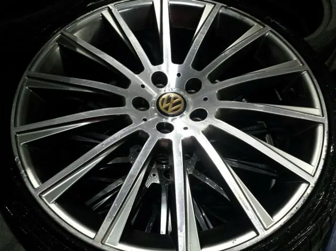 Roda aro 20 Raiada diamantada com Grafite VW Jetta 5X112 jogo Pneu 225 35 20 usados